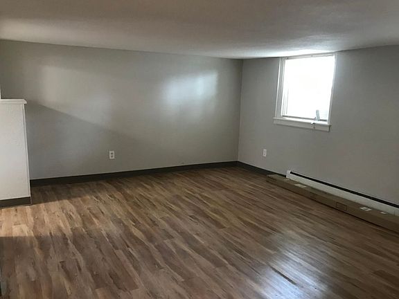 2nd image of 1412 6th St APT 3