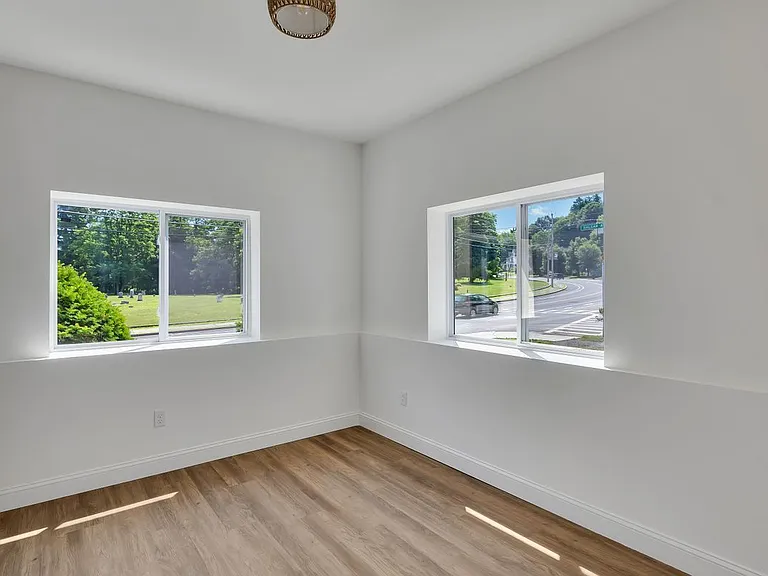 36 Pawling Ave #100 — Photo 7