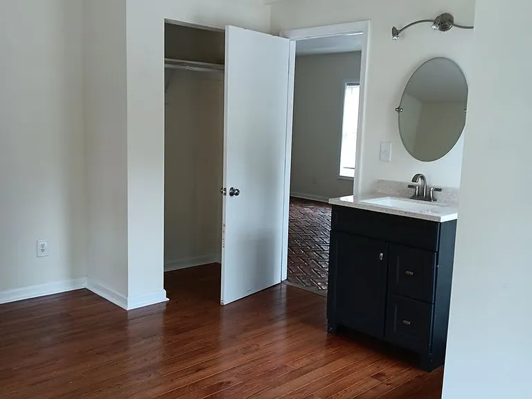 515 14th St NW #B — Photo 7