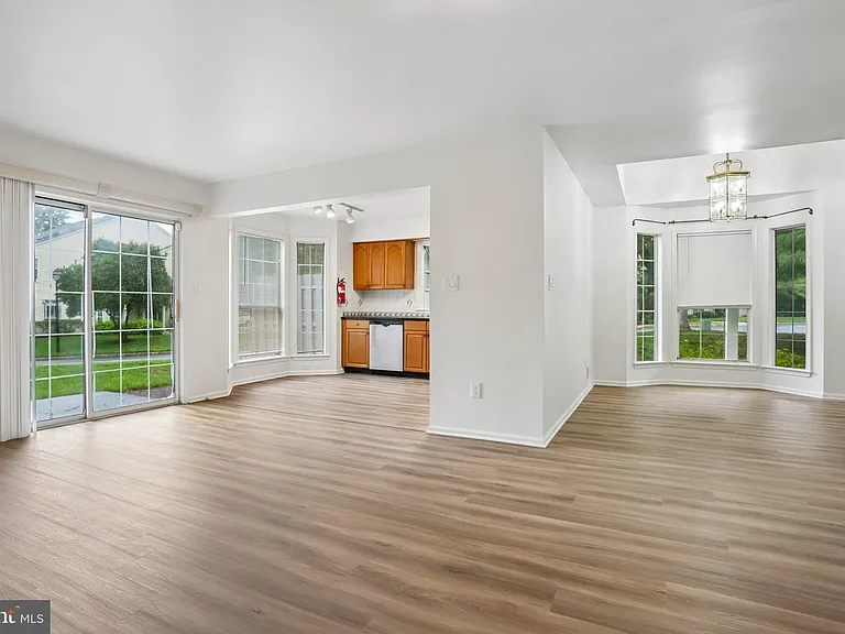 1 Colebrook Ct — Photo 11