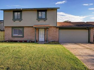 9908 Hummingbird St, La Porte, TX 77571