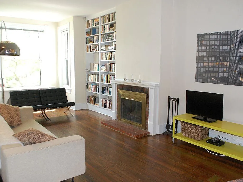 138 Kentucky Ave SE — Photo 2