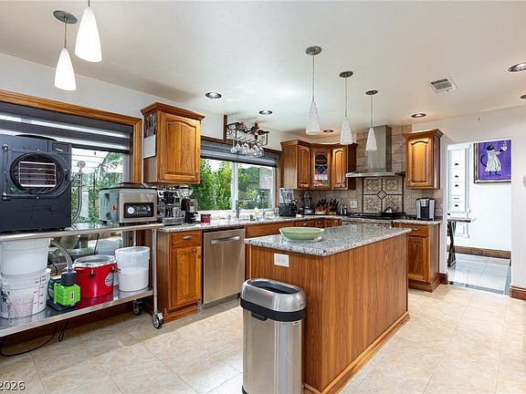 5th image of 2912 Moonlight Bay Ln