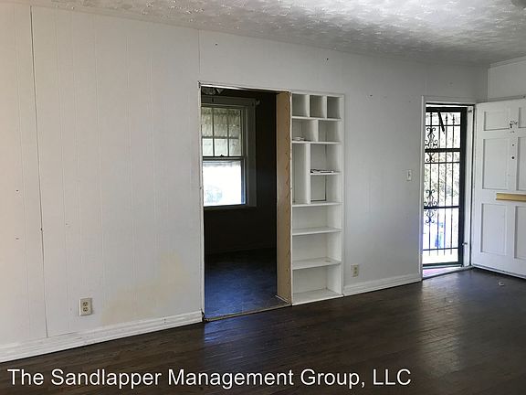 2nd image of 2667 Lawrence St