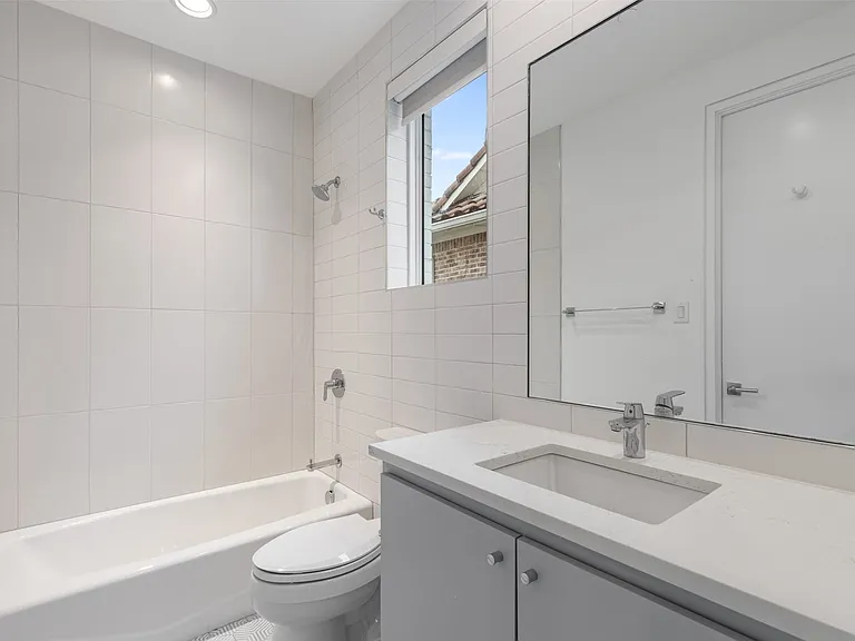 En-suite bathroom