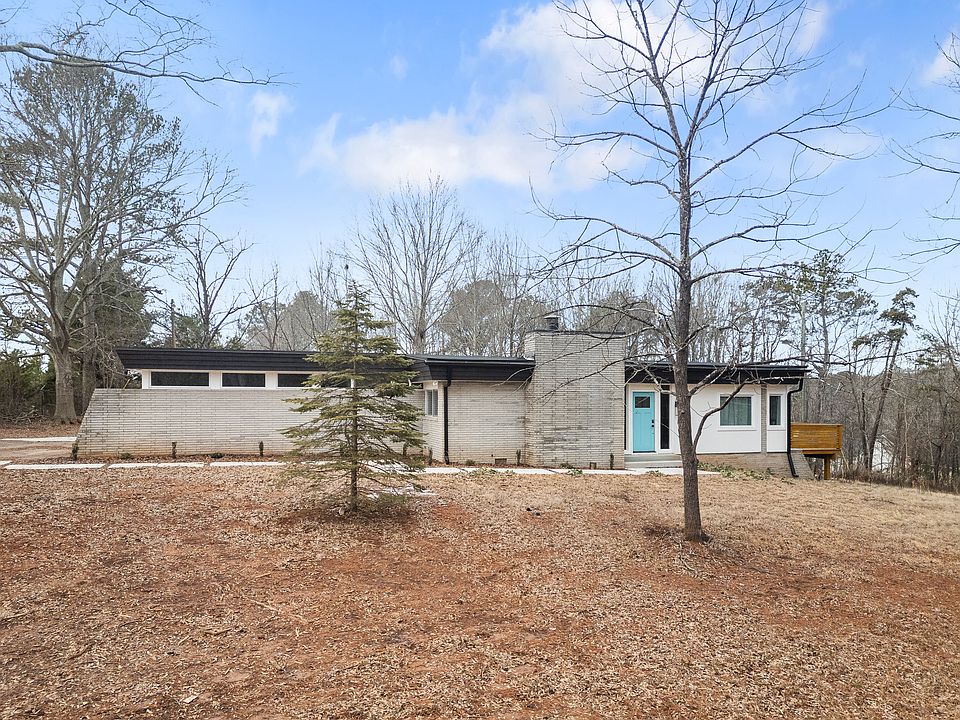 1st image of 325 Russell Rd