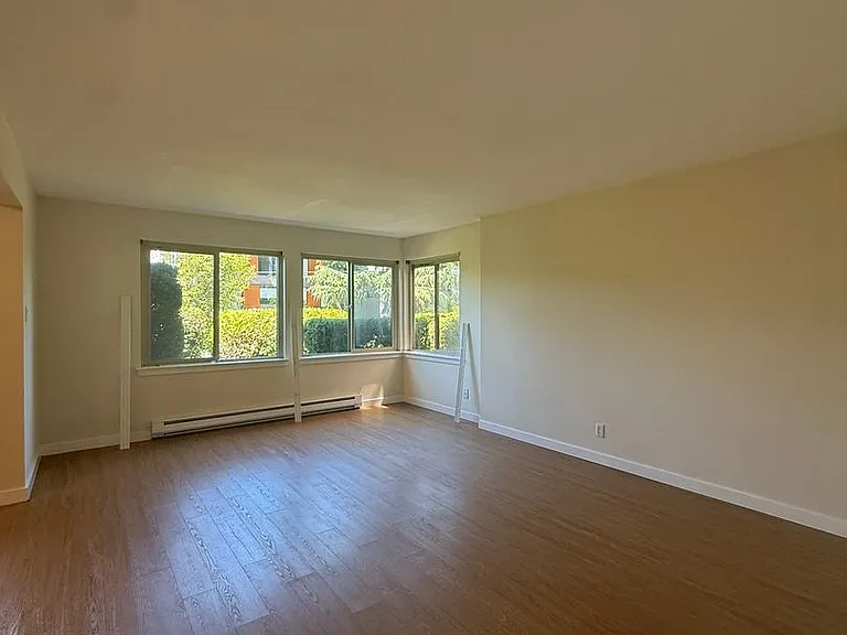 2026 Yale Ave E — Photo 8
