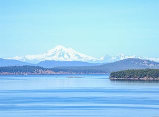 3191 Martindale Rd, Central Saanich, BC V8M 1W6