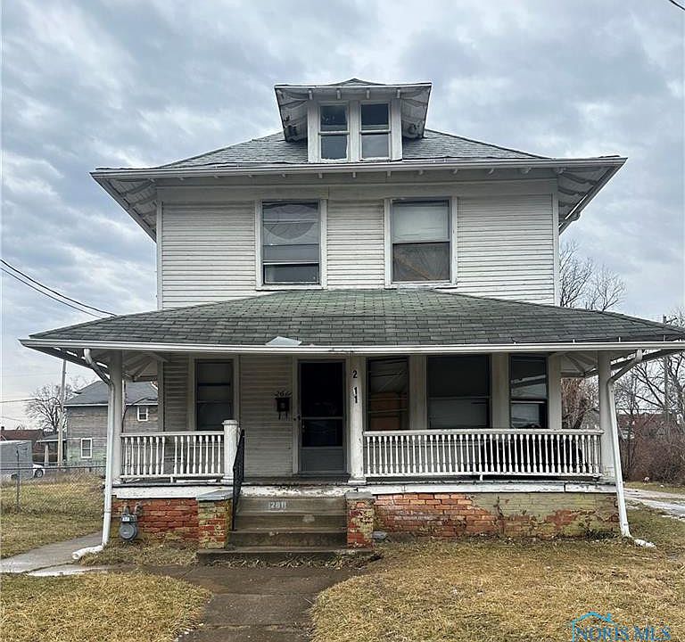 1st image of 2611 Lawrence Ave