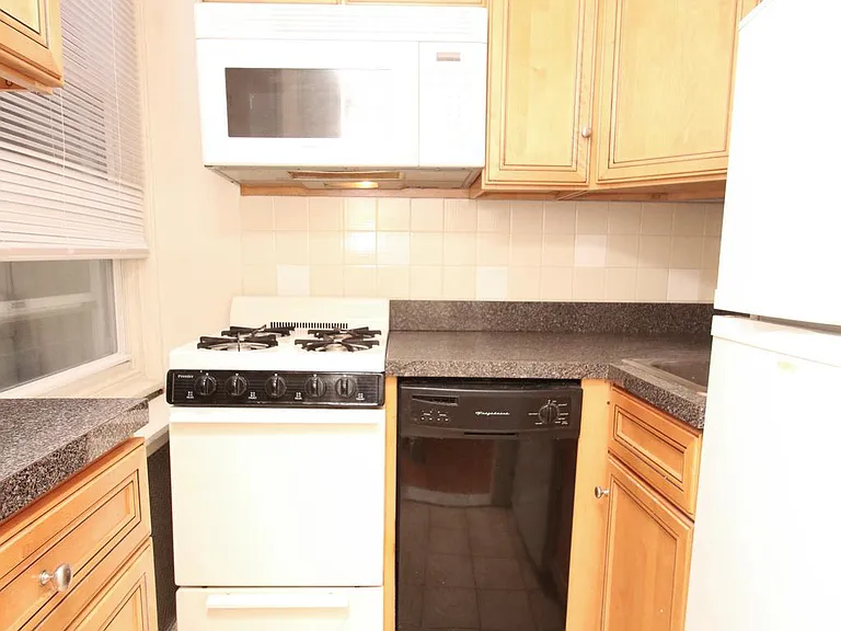 1616 Pine St #A2 — Photo 10