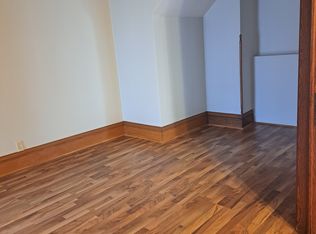17 N West Ave #1, Freeport, IL 61032