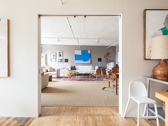 3rd image of 194 Elizabeth St APT 1