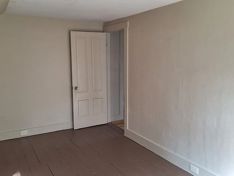 73 Bosworth St — Photo 12