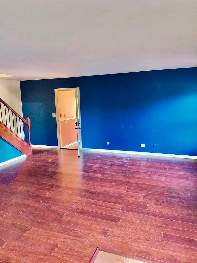 3 bed, 1.5 bath, 1232 sqft, $2,400 — Photo 3