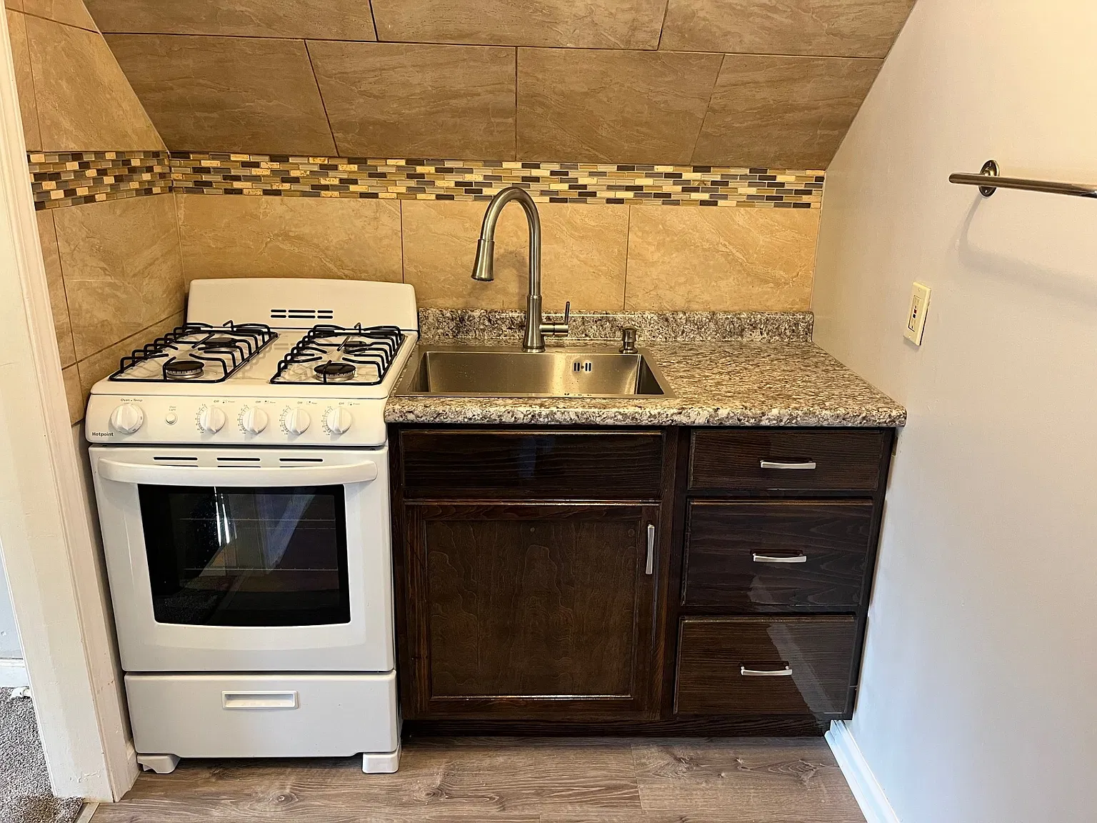 1 bed, 400 sqft, $625 — Photo 2