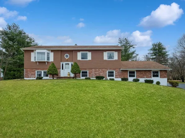 42 TINA Lane, Hopewell Junction, NY 12533