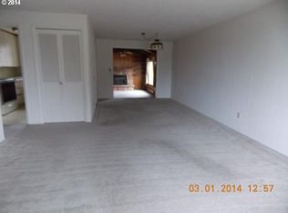 1858 Rainier Rd, Woodburn, OR 97071