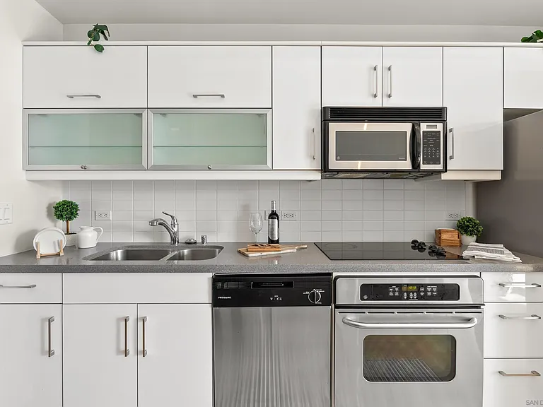 350 W Ash St #1006 — Photo 10