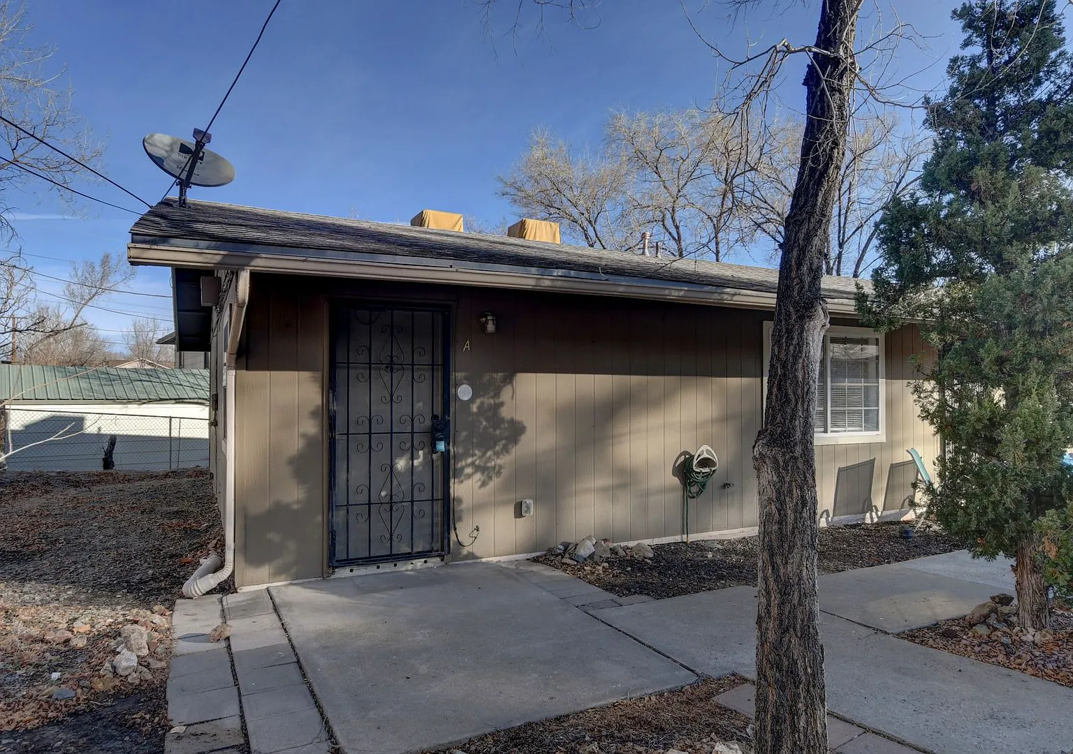 638 2nd Street (aka 202 W Navajo Dr) — Photo 1
