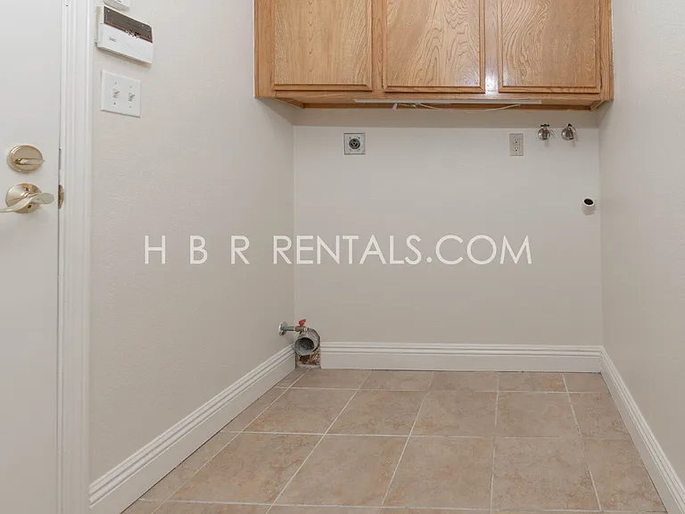 2865 Morgan Dr — Photo 32