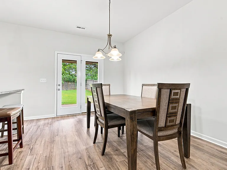 120 Sherwin Ave — Photo 4
