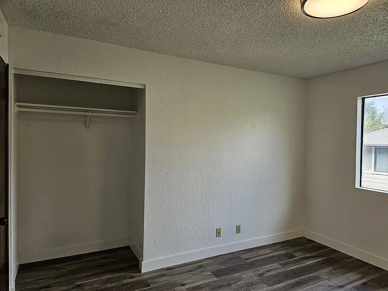 3914 Alameda Ave — Photo 22