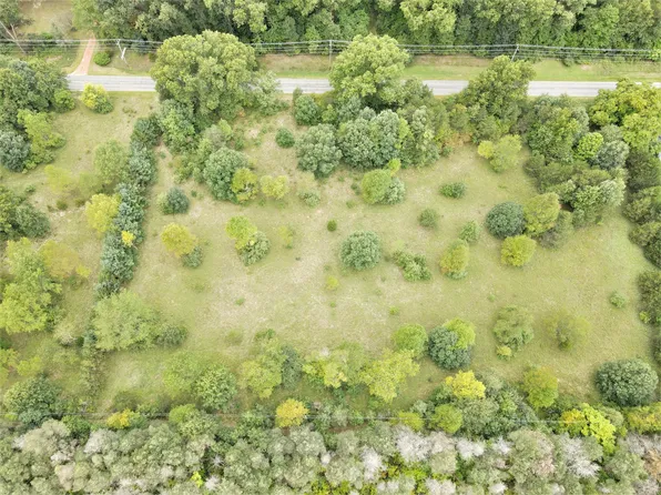 35th St #20, Paw Paw, MI 49079