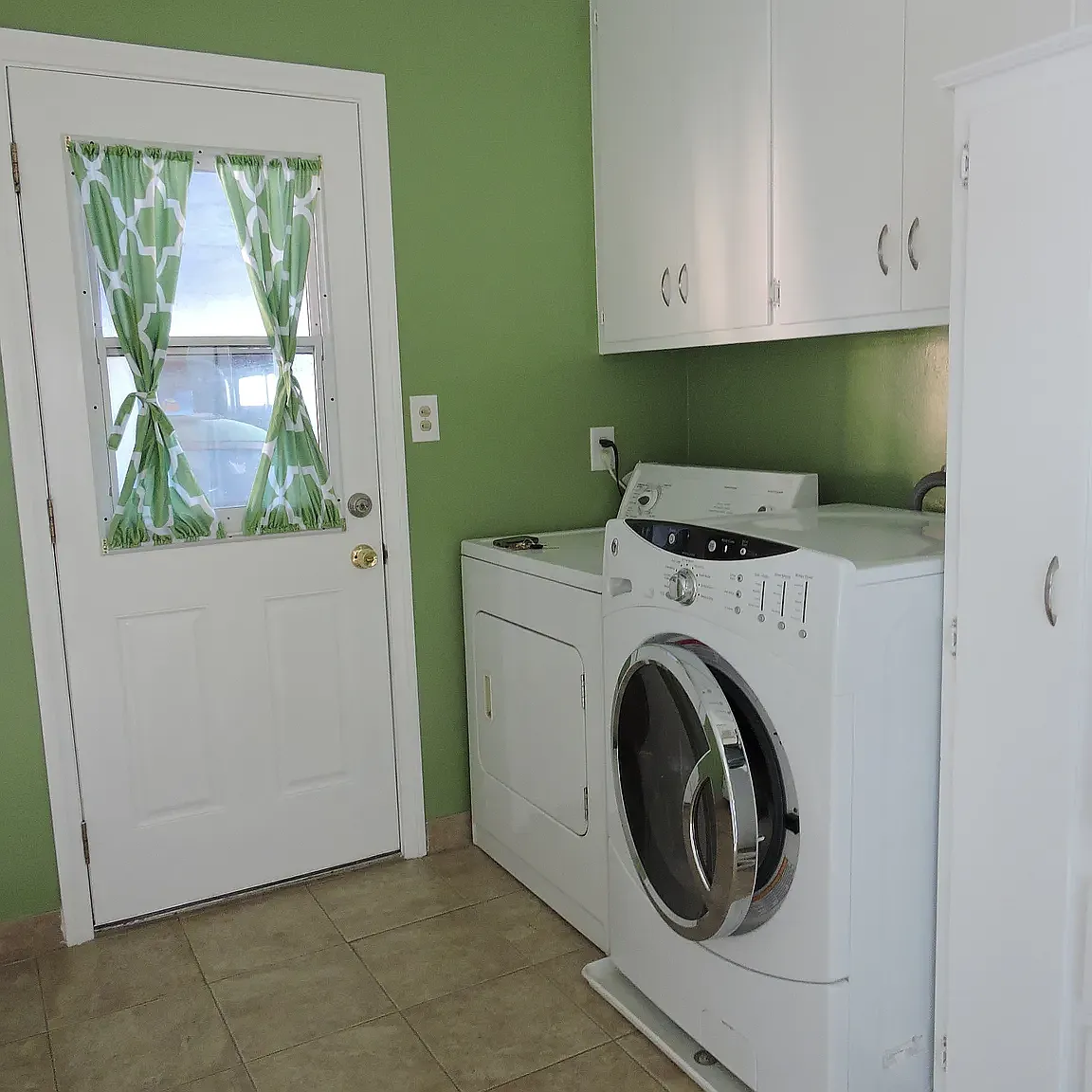 2 bed, 1215 sqft, $3,000 — Photo 3