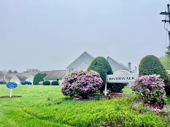 8 Riverwalk, Hampton, NH 03842