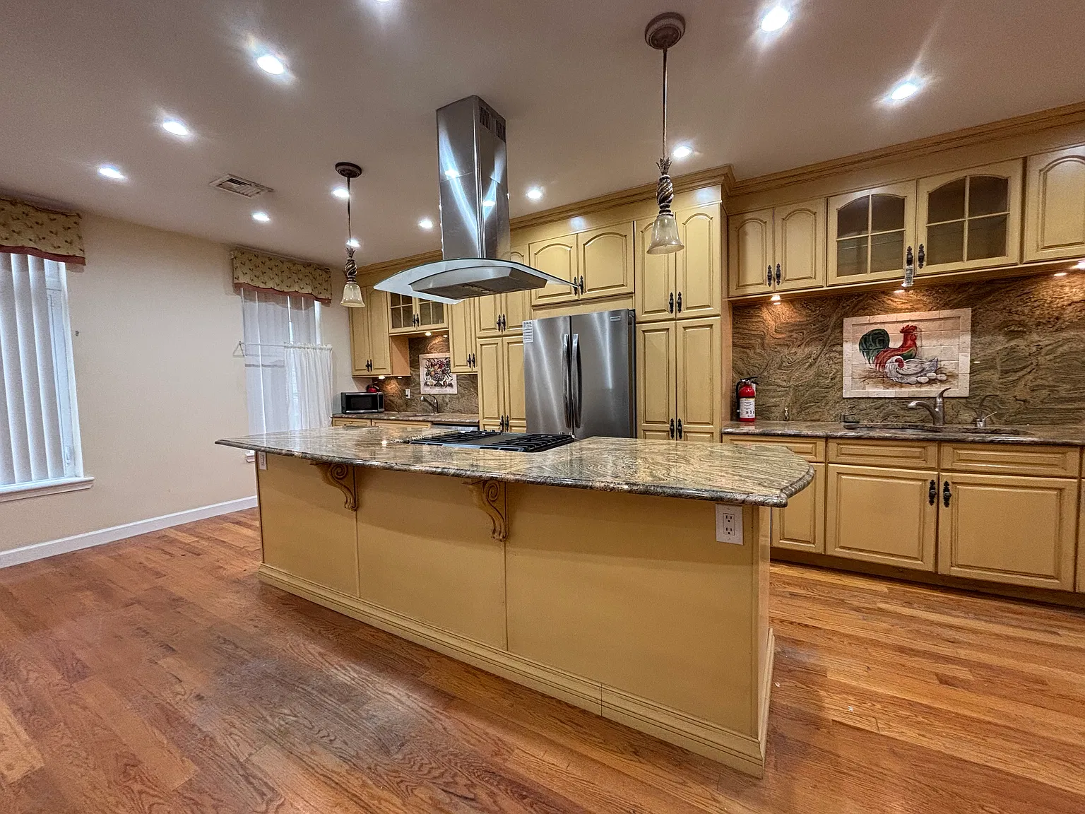 2 bed, $2,599 — Photo 2