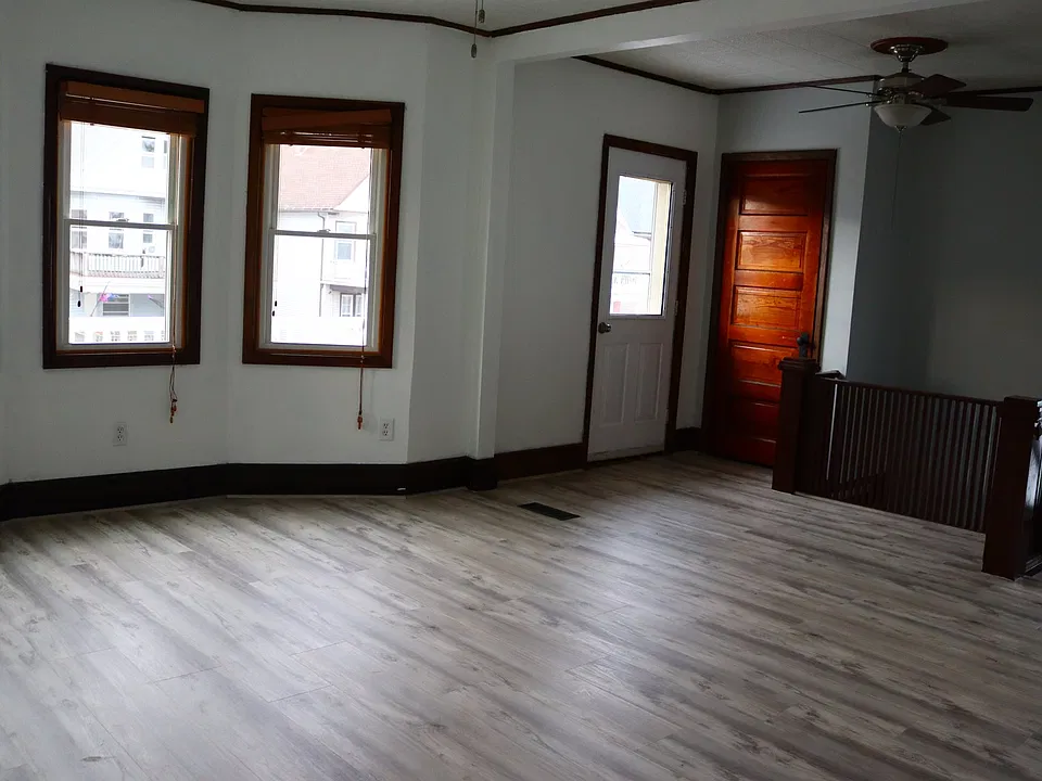 55 Mount Vernon Ave #UPPER