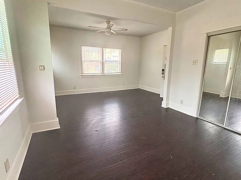 322 Daisy Ave — Photo 2