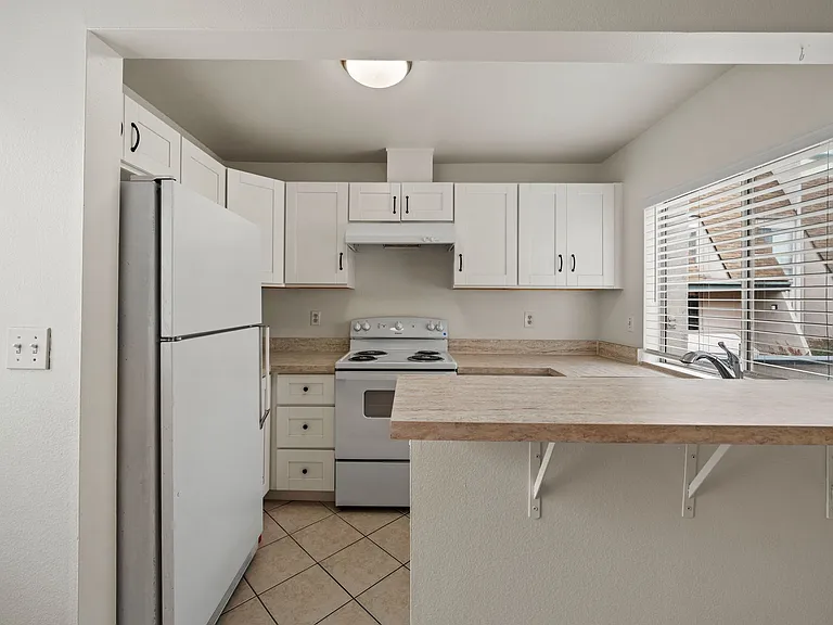 3266 Ashford St #K — Photo 10