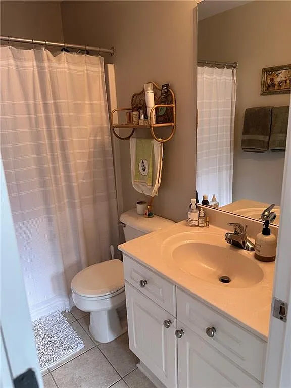 4 bed, 4.0 bath, 1882 sqft, $3,000 — Photo 3