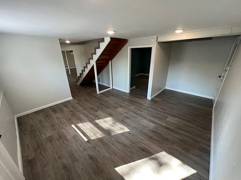 800 N West Park Ln — Photo 23