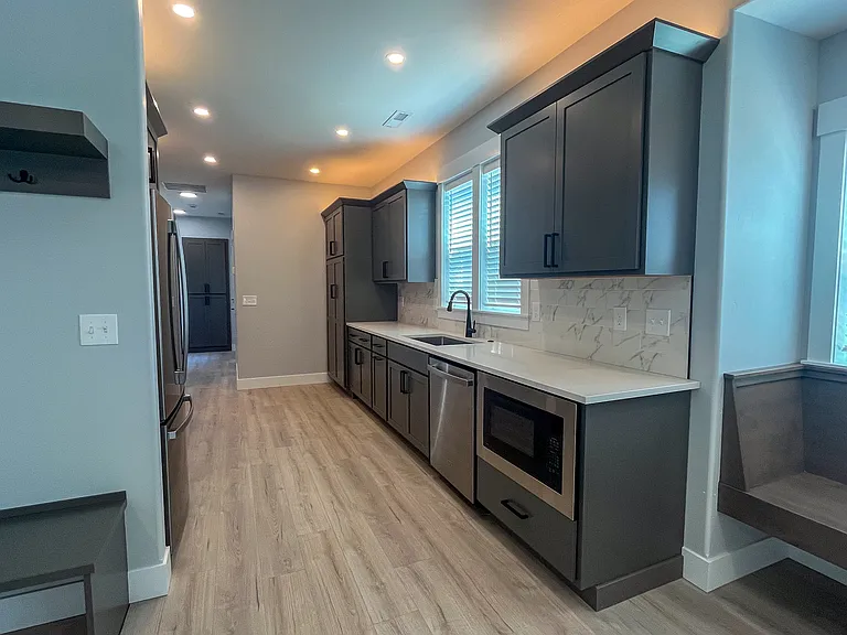 1204 W Dairy Farm Ln — Photo 13