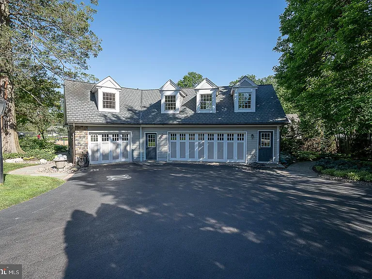 101 E Brookhaven Rd — Photo 114