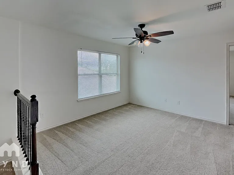 440 Stonebrook Dr — Photo 6