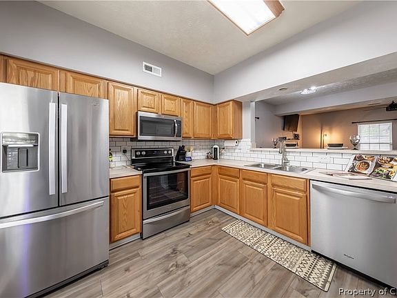4th image of 1508 Creek Ct