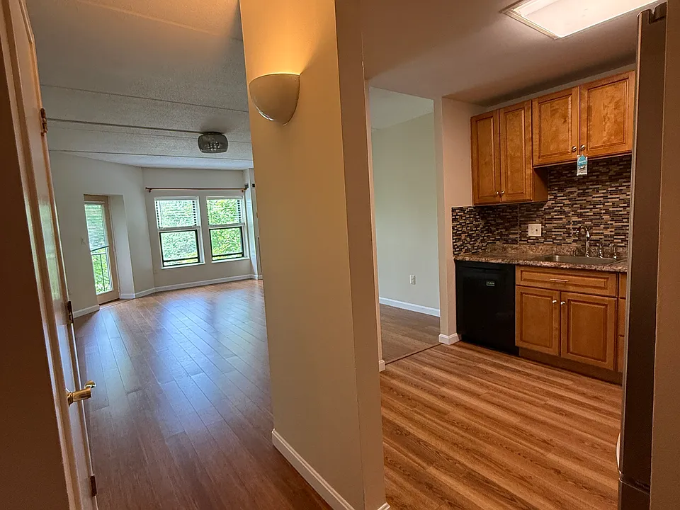 14 Heron St #410