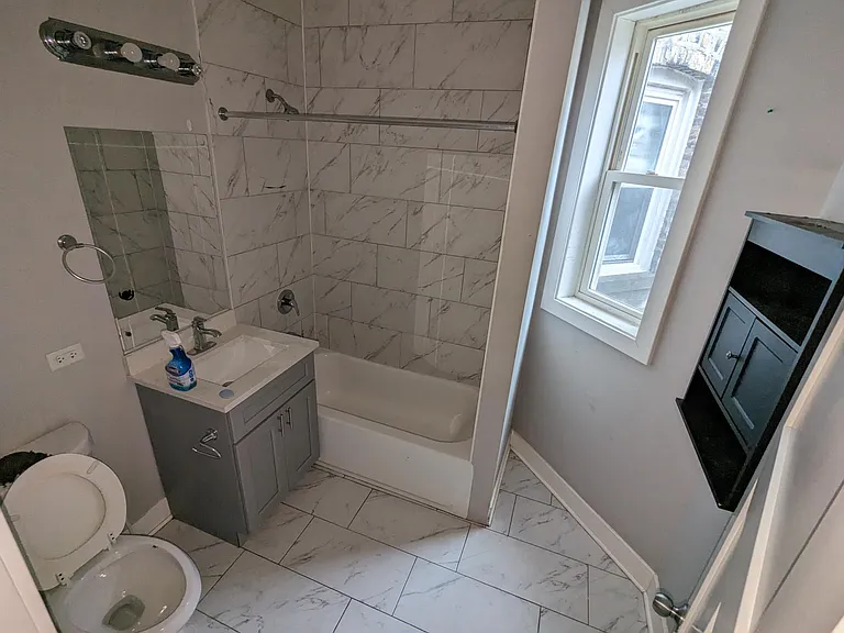 2911 W Harrison St #2 — Photo 3