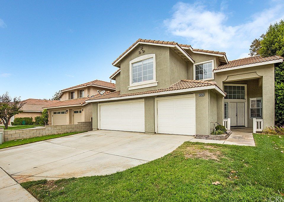2nd image of 15050 Astor Ln