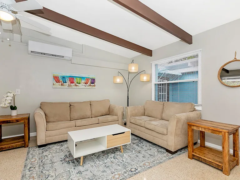 1502 Chandler Ave — Photo 10