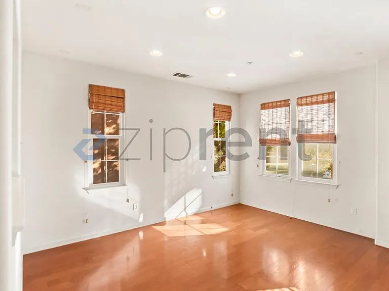 4541 Laird Cir — Photo 13