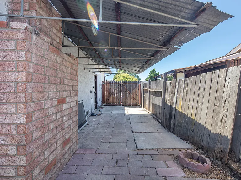 2225 Mount Whitney Dr — Photo 26