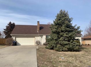 6810 SW 33rd St, Topeka, KS 66614