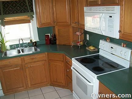 2nd image of 846 Parkway Dr