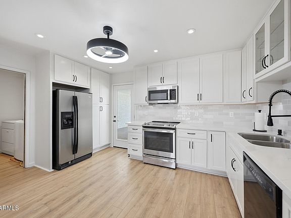 4th image of 2847 N 49TH Place