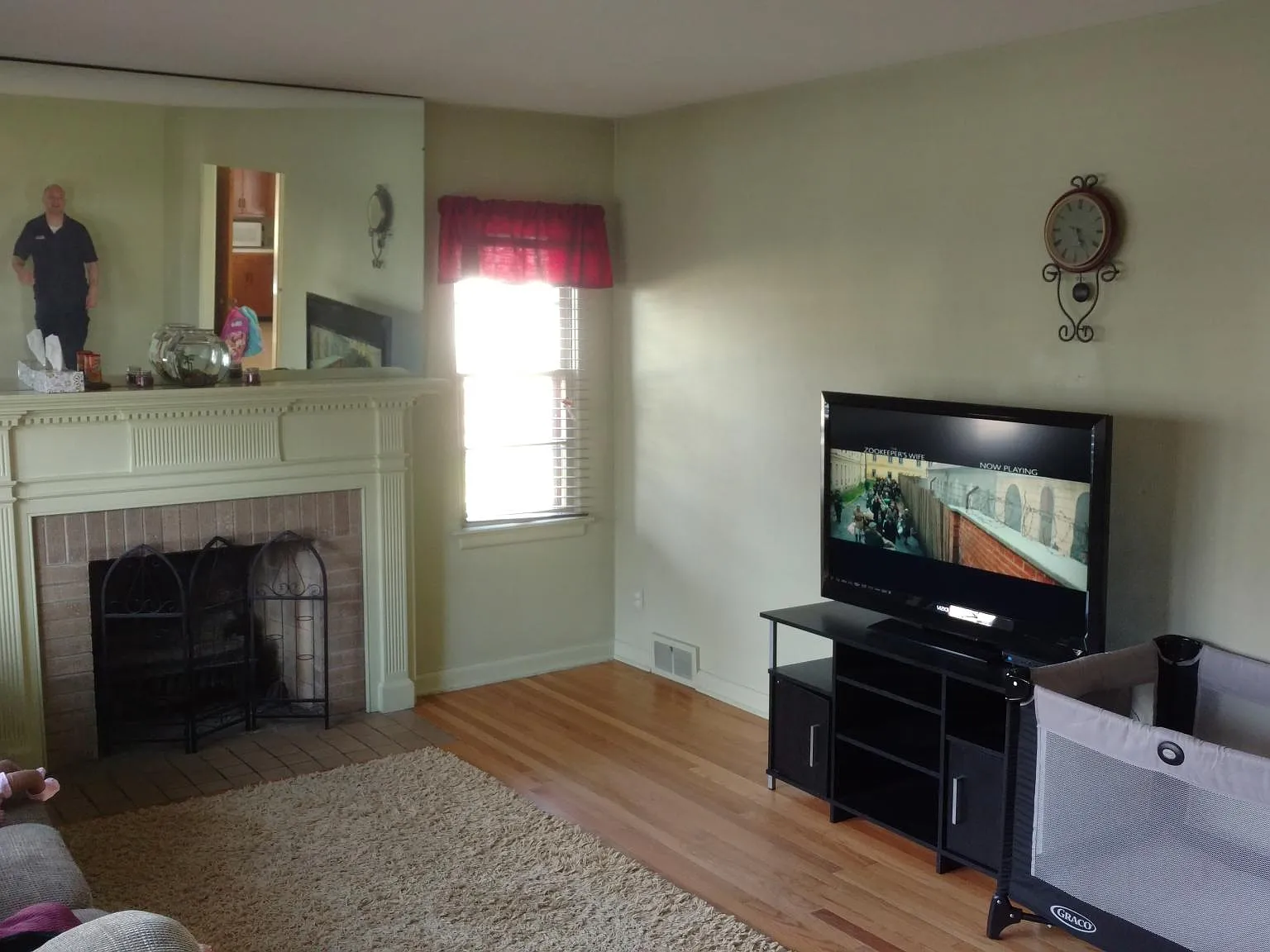 4 bed, 1934 sqft, $1,950 — Photo 2