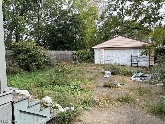 5th image of 3641 W 46th St